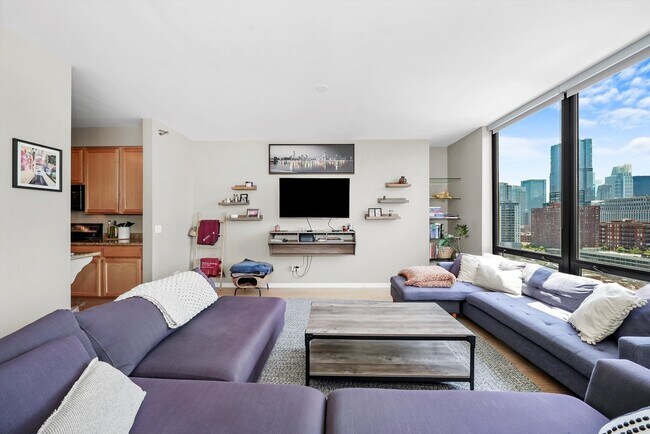 Building Photo - 435 W Erie St