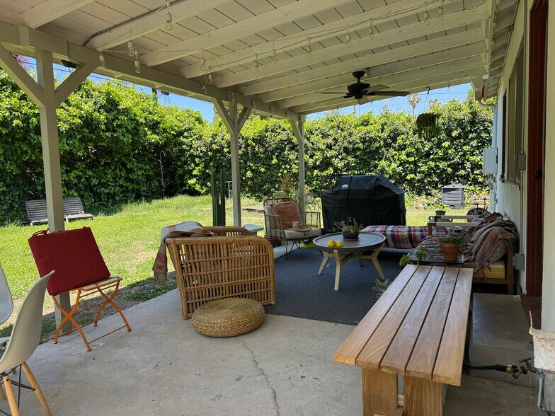 Building Photo - 6461 Gaviota Ave