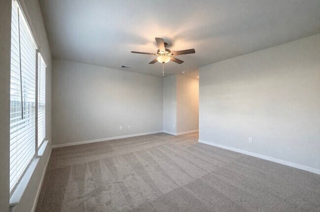 Building Photo - 3914 Flora Fld Dr