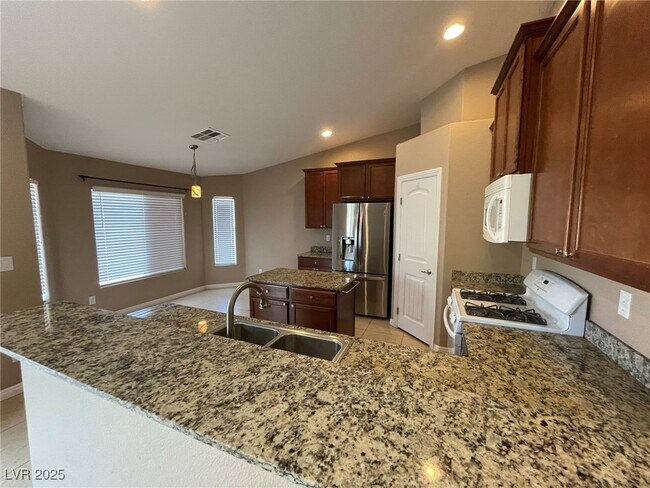 Building Photo - 92 Whitetail Archery Ave