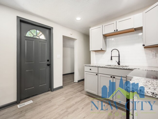 Building Photo - Renovated Spacious Two Bedroom in Franklinton