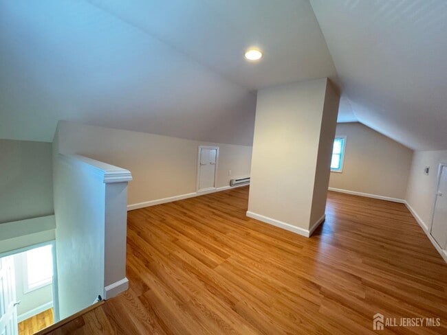 Building Photo - 150 George St