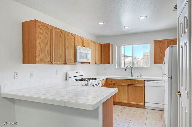 Building Photo - 10552 Pine Pointe Ave