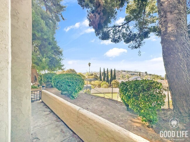 Building Photo - Beautiful 2BD/2BA Condo W/ Reserved Parkin...