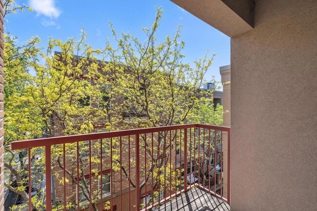 Building Photo - 675 N 1st St