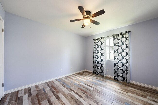 Building Photo - 111 Quail Hollow Dr