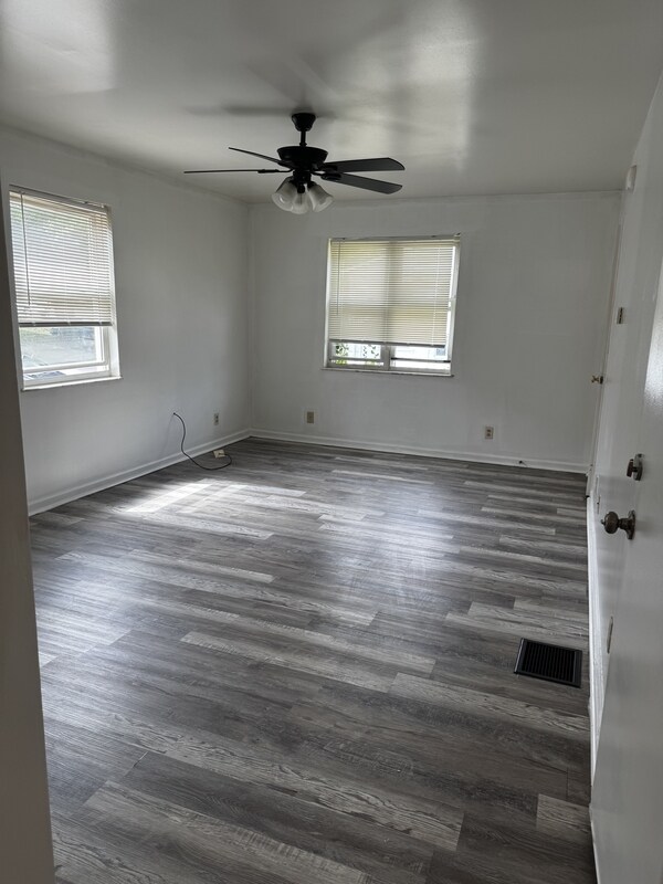 Building Photo - 246 Basswood Ave
