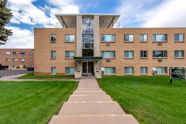 Building Photo - Royal Gardens Apartments
