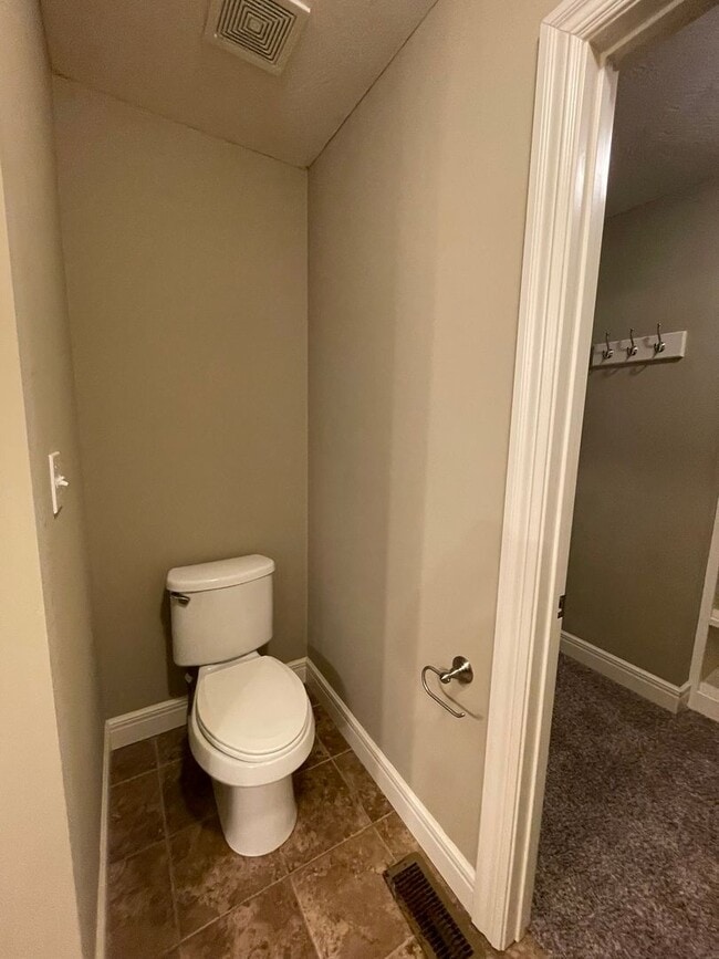 Building Photo - Beautiful 4BD in Battlefield, MO