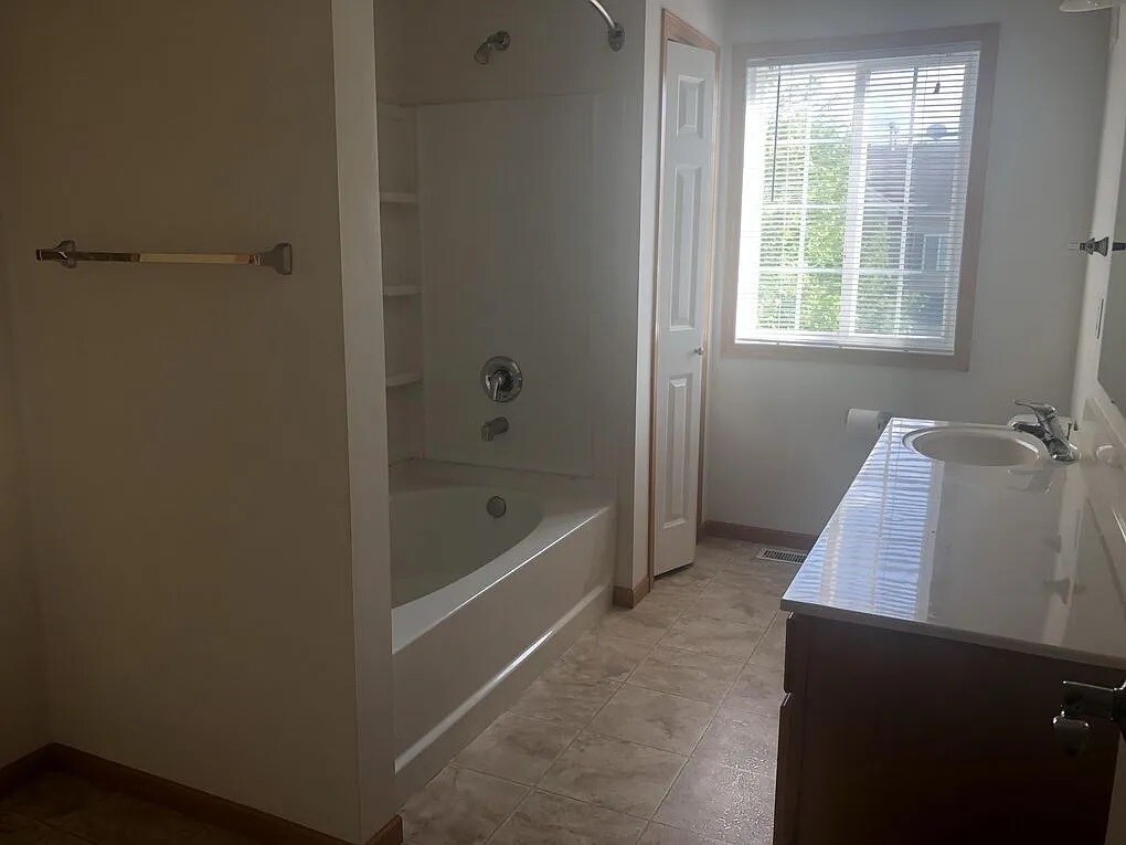 Master Bathroom - 1760 Prescott Ct