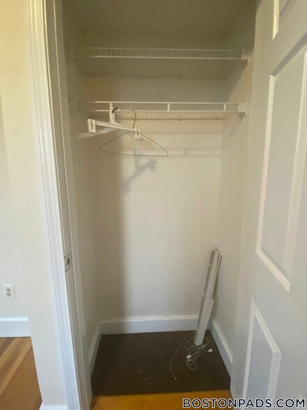 Building Photo - 38 Bond St