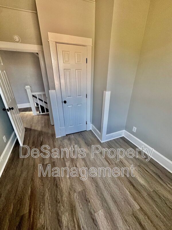 Building Photo - 1526 2nd Ave