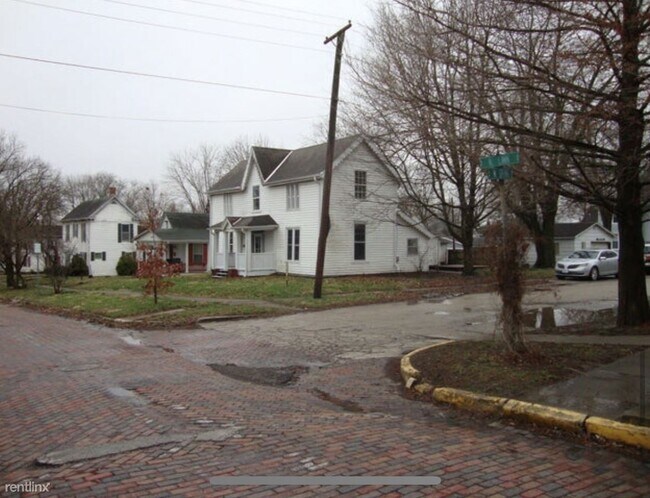 Building Photo - 4 br, 4 bath House - 308 North Linn Street...