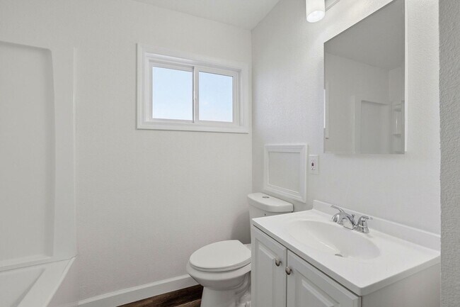 Building Photo - Recently Upgraded 3 Bedroom Home in San Jose