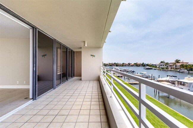 Building Photo - 2775 Kipps Colony Dr S