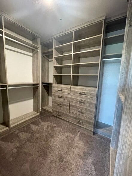 Building Photo - 20880 W Thomas Rd