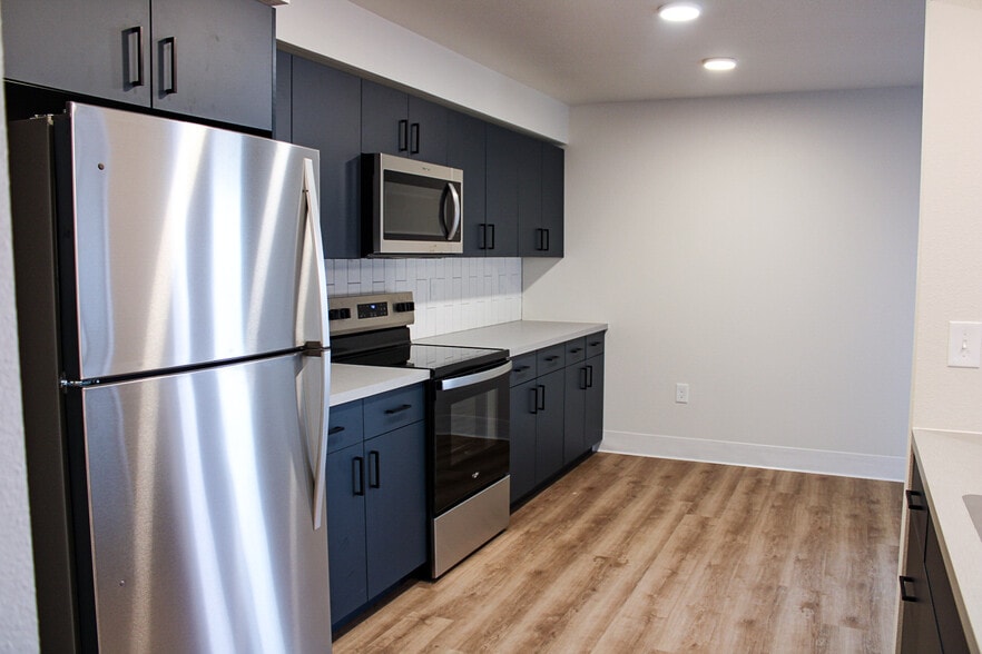 Building Photo - Belmar Groves