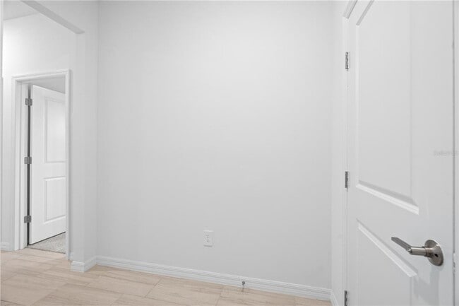 Building Photo - 18156 Pleasantview Blvd