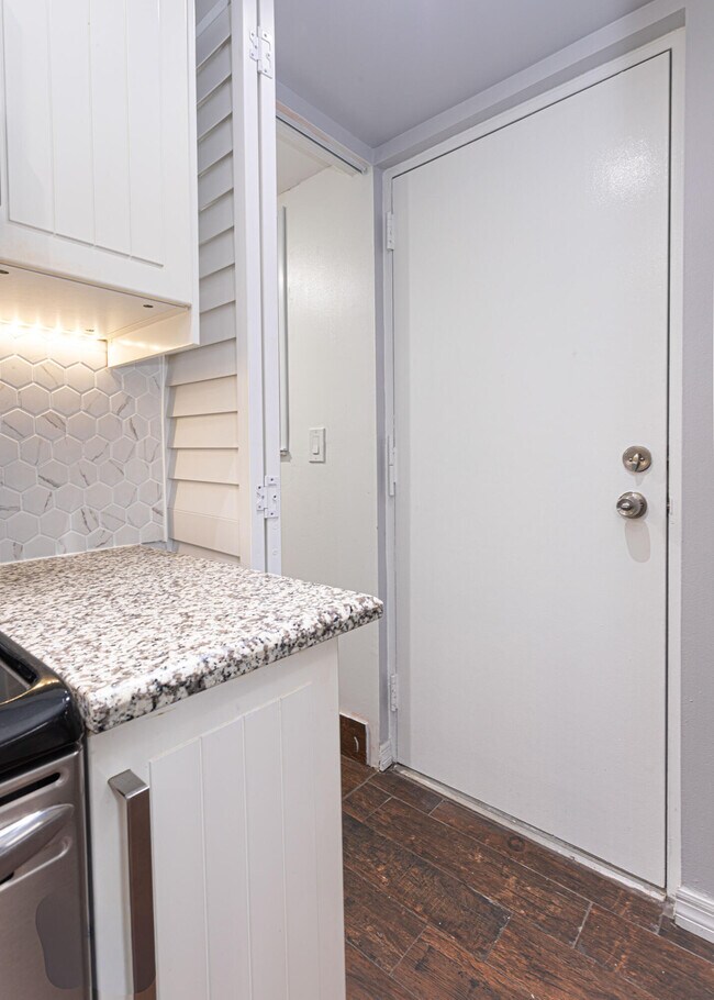 Building Photo - 6500 NW 2nd Ave