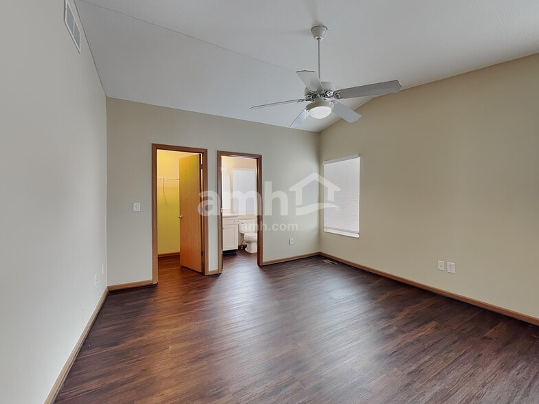 Building Photo - 8023 Crete Ln