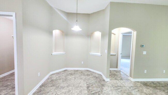 Building Photo - Charming 4-Bedroom Home in Middleburg with...
