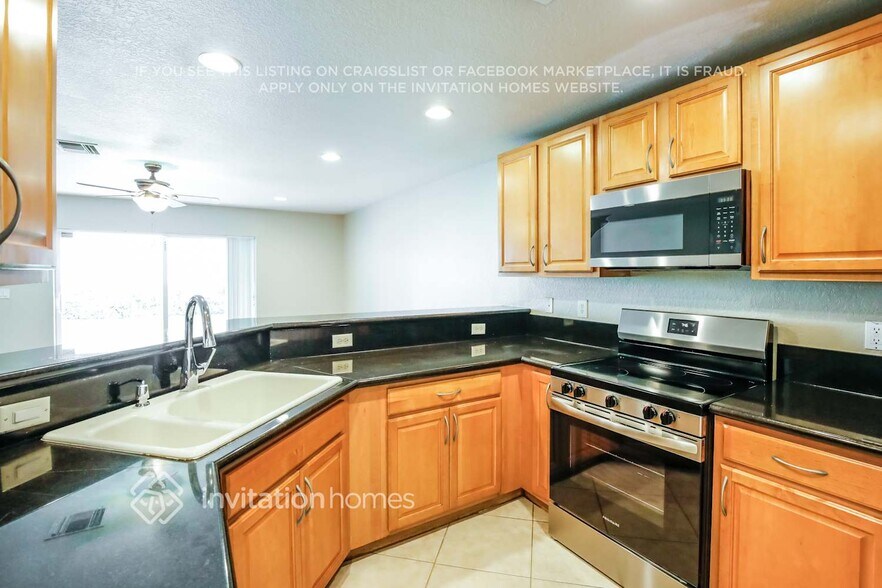 Building Photo - 5902 Royal Way