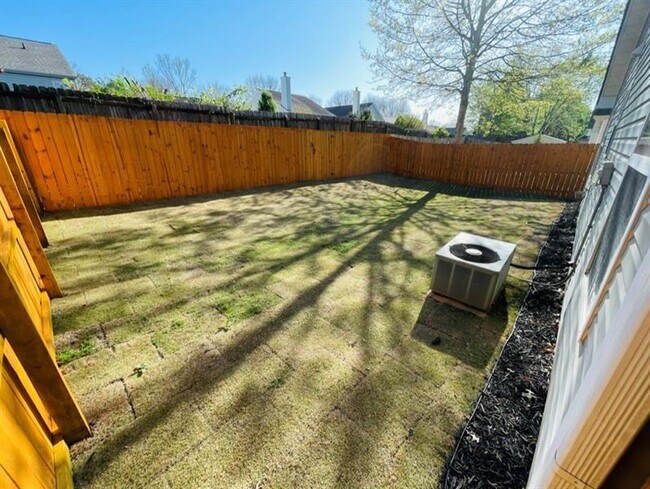 Building Photo - 2335 Gateview Ct