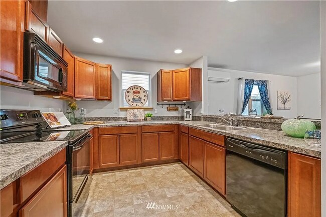 Building Photo - Beautifully Updated 3 Bed, 2.5 Bath Townhome in Monroe