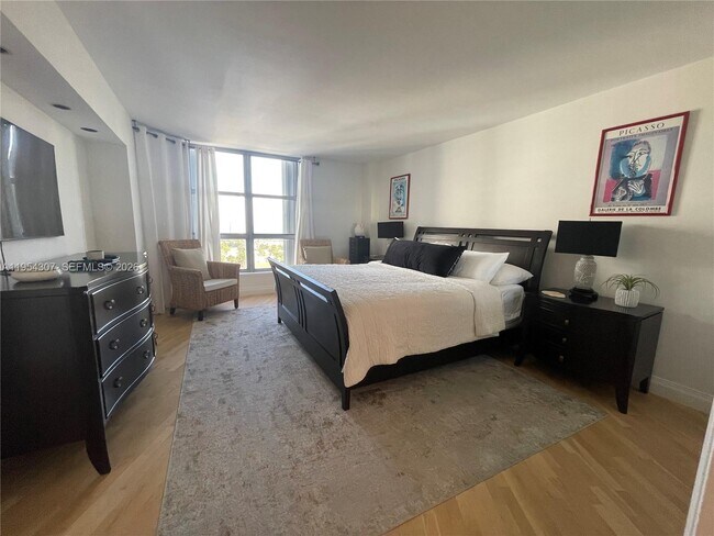 Building Photo - 19101 NE 36th Pl