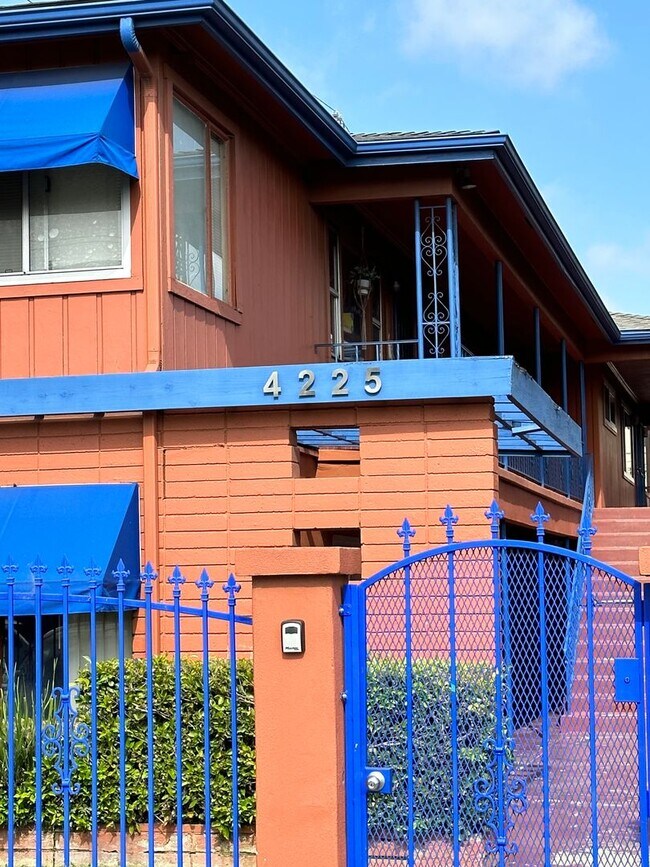 Building Photo - 4225 Kansas St