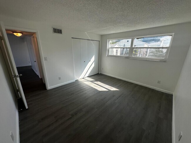 Building Photo - 23 SE 12th St