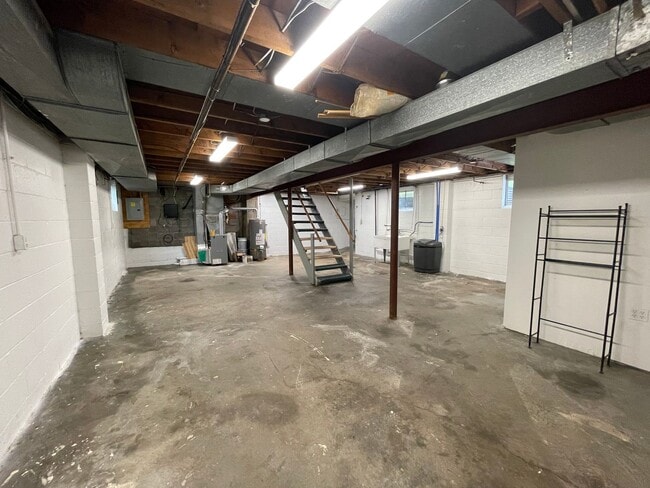 Building Photo - Tastefully Updated 3 Bedroom Home in McCandless!