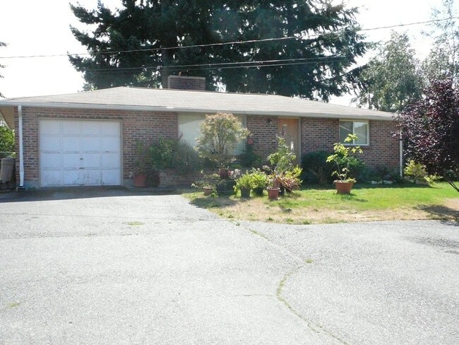 Building Photo - 3724 Tahoma Pl