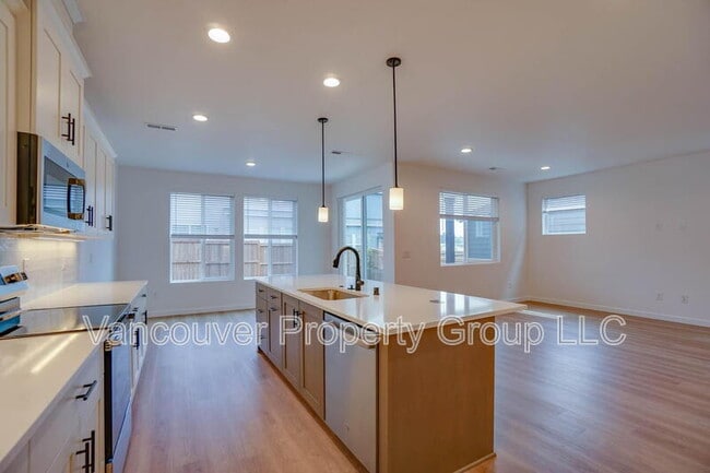 Building Photo - 1605 NE 180th Ave