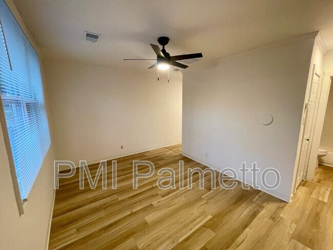 Building Photo - 2205 Harper St