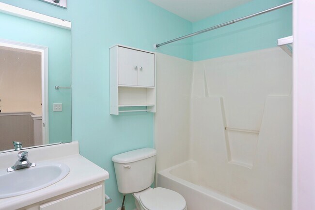 Building Photo - 915 Cinnamon Dr