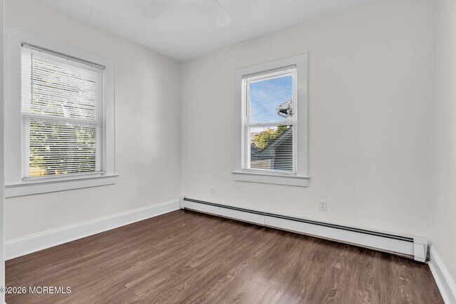 Building Photo - 1411 3rd Ave