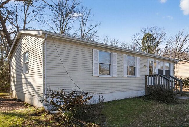 Building Photo - 47499 South Hampton Dr