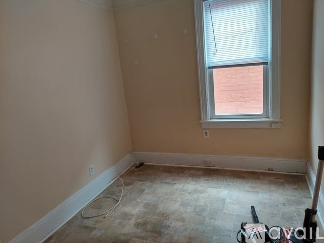Building Photo - 2117 W 11th St