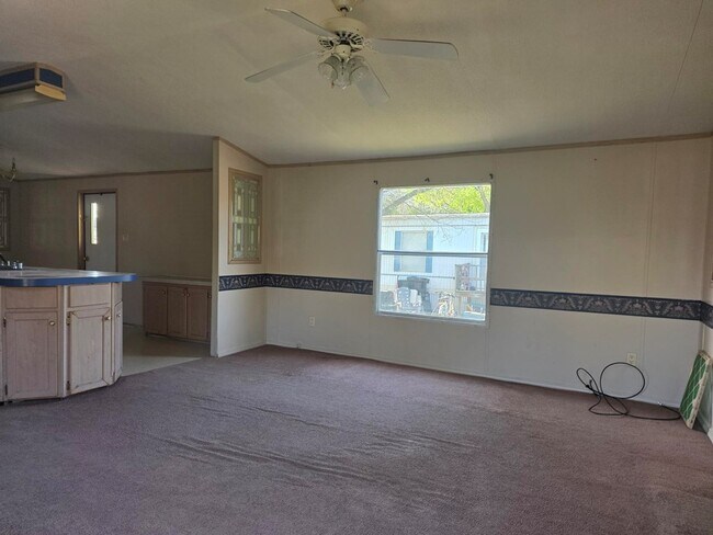 Building Photo - 106 Clark St