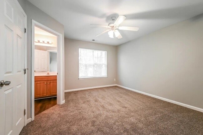 Building Photo - 544 Havenbrook Way NW
