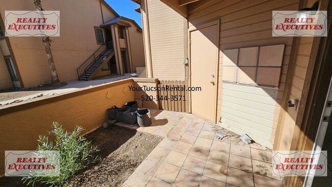 Building Photo - The Village in Midvale Park - Downstairs 1 bedroom - upgraded