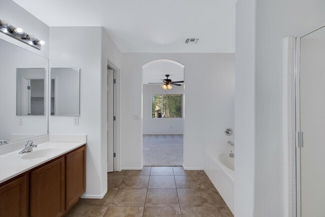 Building Photo - 9547 E Belmont Ave