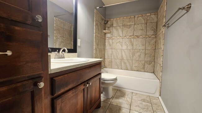 Building Photo - 2806 Selman Dr