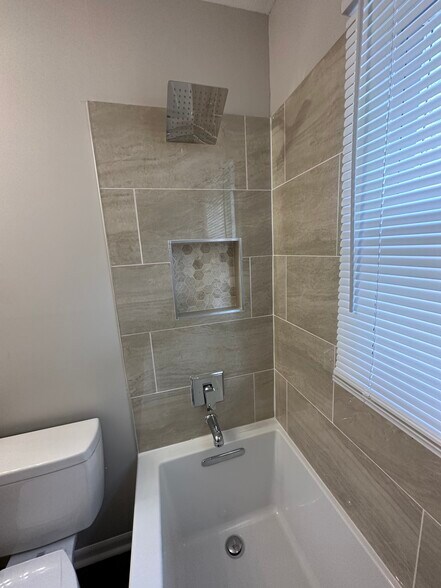 Building Photo - 8101 Shibler Dr