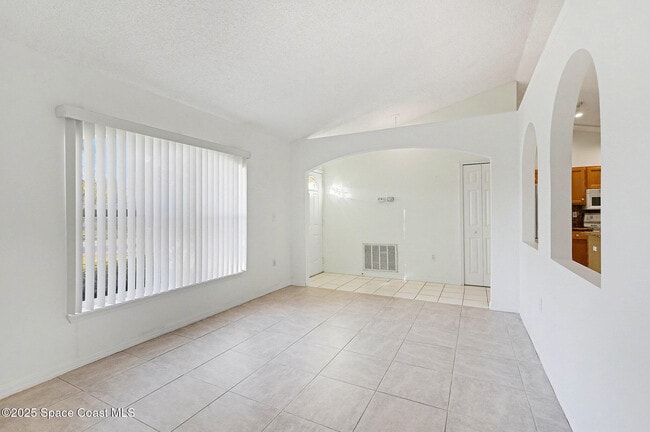 Building Photo - 2441 Wolf Creek Dr