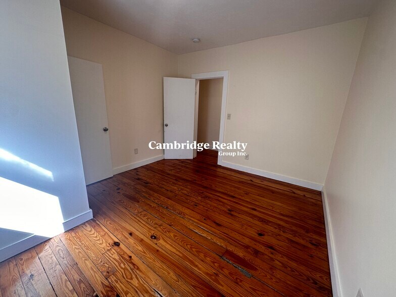 Building Photo - 63 Pleasant St