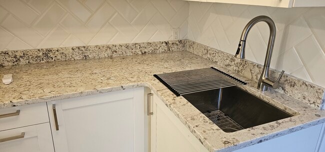 Building Photo - 521-513 13th St NW