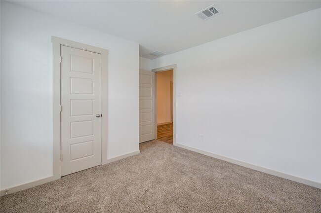 Building Photo - 7911 Murciana Dr