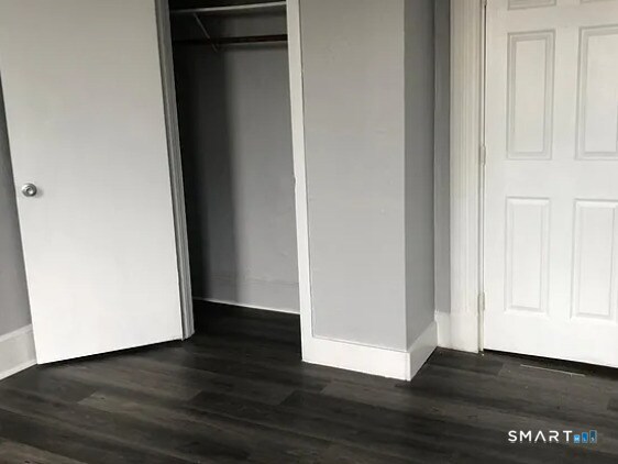 Building Photo - 570 Broad St